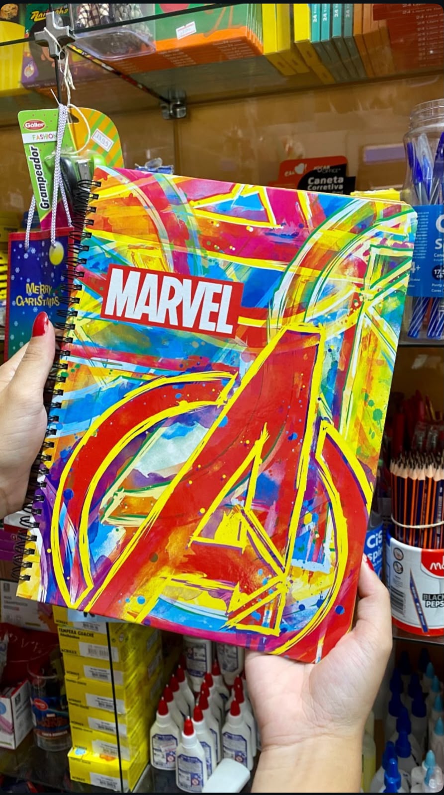 Caderno Marvel — foto real da loja
